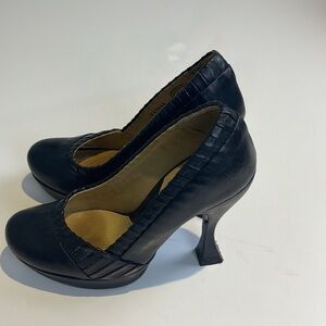 John Fluevog Memories Hi Keepsake Size 6.5